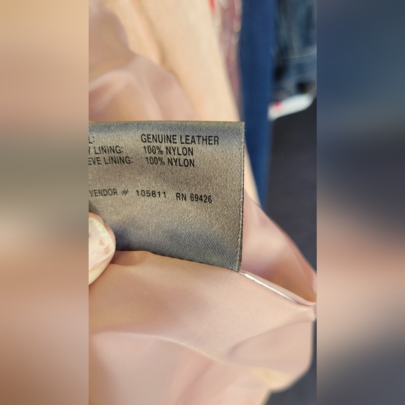 Wilsons Leather Maxima | Pink | Genuine Leather Button Up Jacket w/belt | Size L - Picture 7 of 12